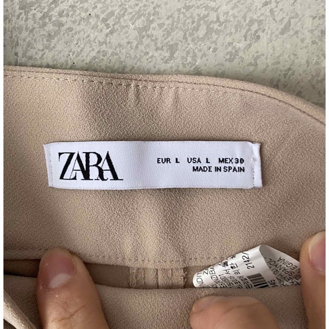 ZARA(ザラ)のZARA ワイドパンツ　ベージュ レディースのパンツ(その他)の商品写真