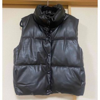 ザラ(ZARA)のZARA フェイクレザー　ダウンベスト　XL(ダウンベスト)