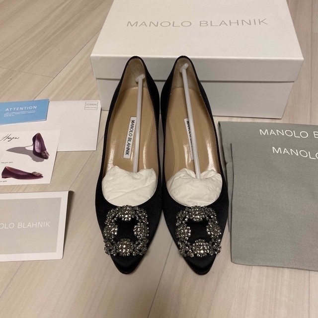 国内外の人気が集結 MANOLO BLAHNIK - マノロブラニク ハンギシ 38.5