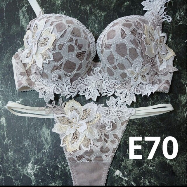Wacoal - サルート44G E70 & ソングM IVの通販 by ちゃこ's shop