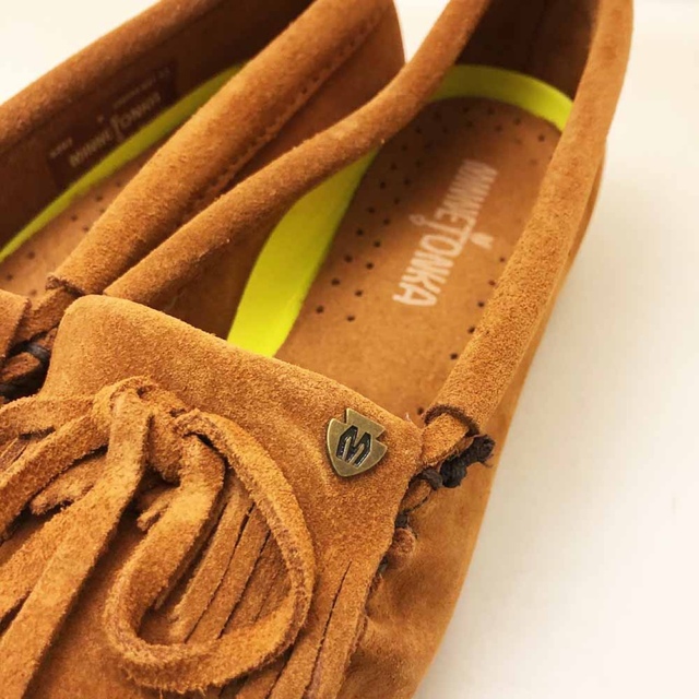 Minnetonka(ミネトンカ)の新品 ミネトンカ モカシン KILTY PLUS ブラウン 26.0cm レディースの靴/シューズ(スリッポン/モカシン)の商品写真