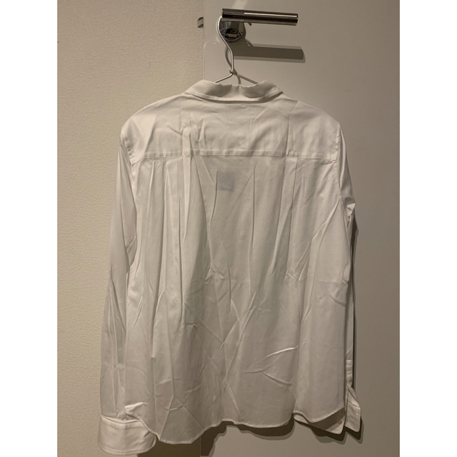 白コットン　100% シャツ レディースのトップス(シャツ/ブラウス(長袖/七分))の商品写真