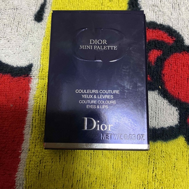 Dior(ディオール)のDIOR  アイ&リップパレット　ノベルティ　未使用 コスメ/美容のベースメイク/化粧品(アイシャドウ)の商品写真