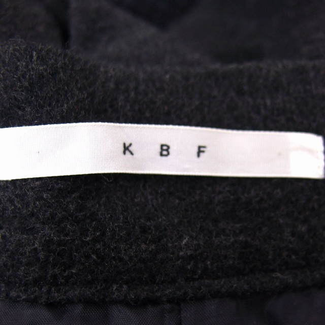KBF(ケービーエフ)のケイビーエフ アーバンリサーチ スカート タイト ひざ丈 ギャザー スリット  レディースのスカート(ひざ丈スカート)の商品写真
