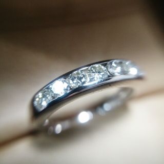 pt900 0.5ct ダイヤモンド リング 一文字 エタニティリングの通販|ラクマ