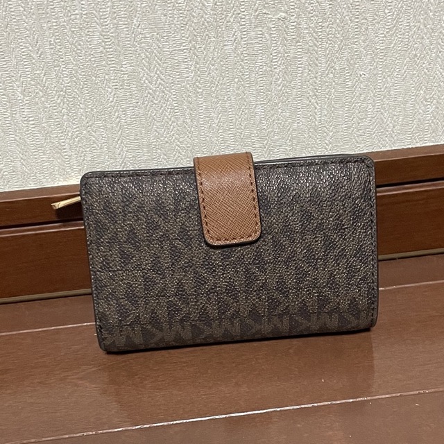 Michael Kors(マイケルコース)のひーこ様専用　　MICHAEL CORS 財布 レディースのファッション小物(財布)の商品写真