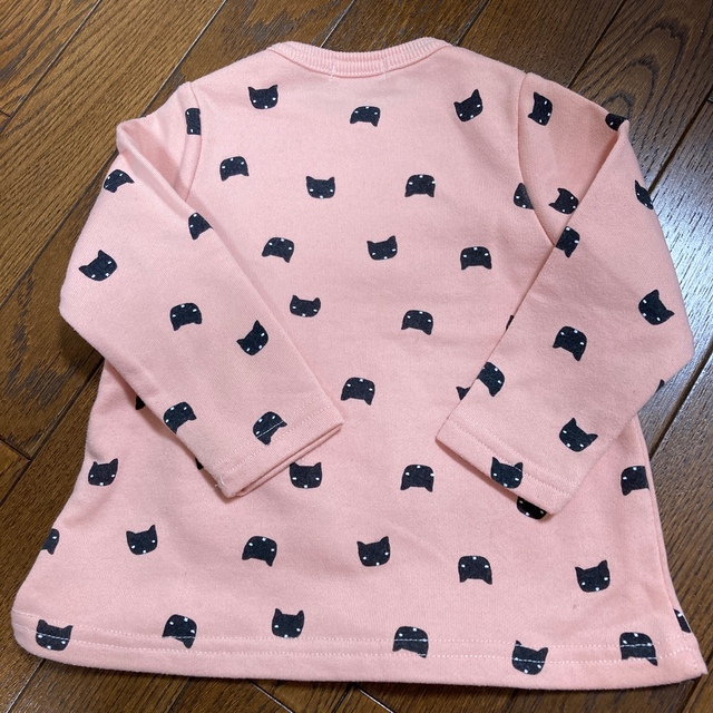 SHOO・LA・RUE(シューラルー)のシューラルー　90 長袖カットソー　猫 キッズ/ベビー/マタニティのキッズ服女の子用(90cm~)(Tシャツ/カットソー)の商品写真