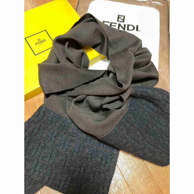 ランキング上位のプレゼント FENDI マフラー ストール ズッカ柄 新品未