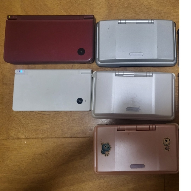 ニンテンドーDS(ニンテンドーDS)の初代ds　３台　dsi　一台　dsill　一台　ds　５台　セット エンタメ/ホビーのゲームソフト/ゲーム機本体(携帯用ゲーム機本体)の商品写真