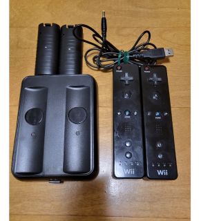 ウィー(Wii)のWii　リモコン　ヌンチャク　ブラック　２個　セット　無接点充電キット(家庭用ゲーム機本体)