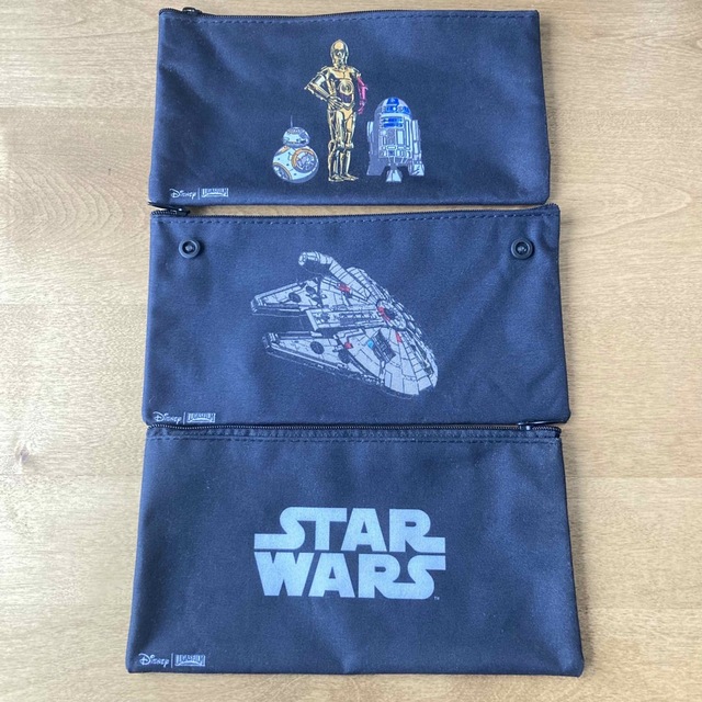 Disney(ディズニー)の【新品】《STAR WARS》3連ポーチ レディースのファッション小物(ポーチ)の商品写真