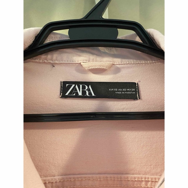 ZARA(ザラ)のZARA ビンテージ風ダメージ クラッシュ ピンクカバーオール ジャケット メンズのジャケット/アウター(Gジャン/デニムジャケット)の商品写真