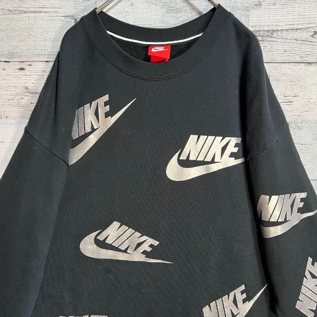 NIKE(ナイキ)のNIKE ナイキ 黒スウェット 銀ロゴ 太アームY2K平成レトロ　XL-2XL メンズのトップス(スウェット)の商品写真