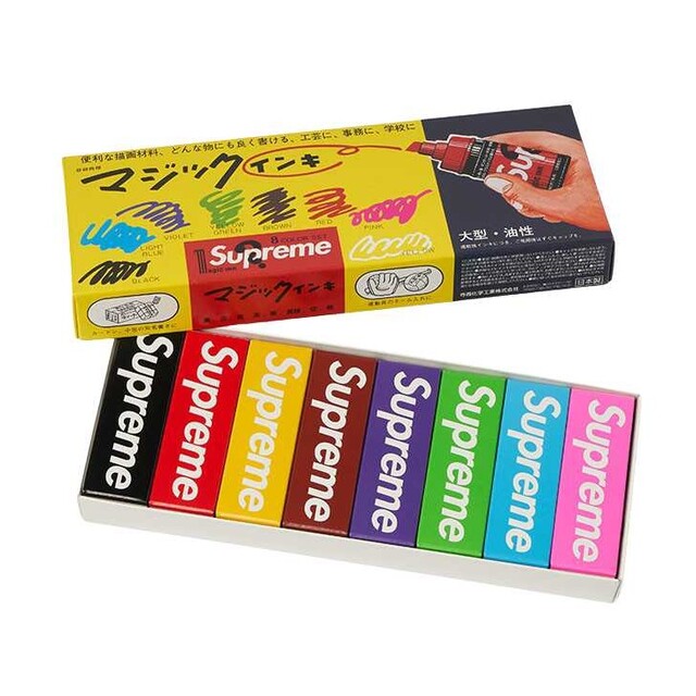 Supreme シュプリーム　雑貨　セット　時計 マジック　フィギュア　トランプ