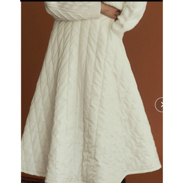 titivate(ティティベイト)のtitivate キルティングスカート　ホワイト レディースのスカート(ロングスカート)の商品写真