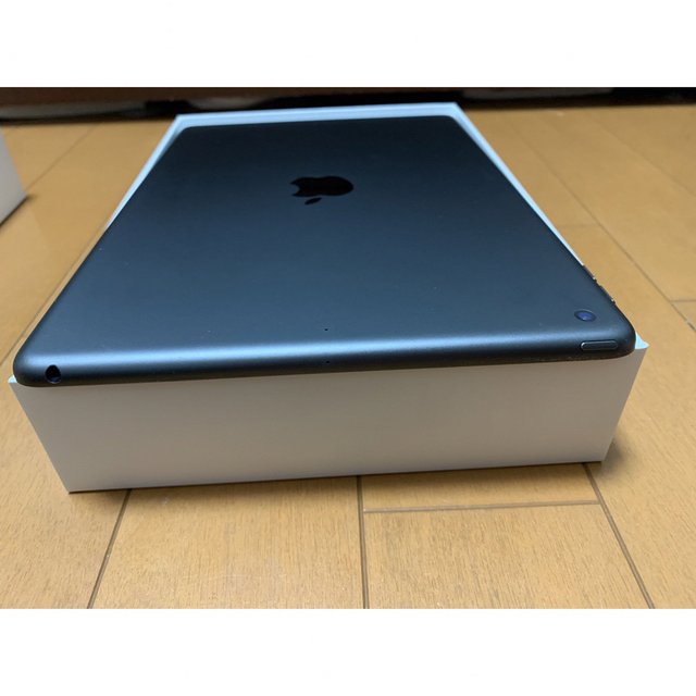 Apple(アップル)のiPad 第9世代 スマホ/家電/カメラのPC/タブレット(タブレット)の商品写真