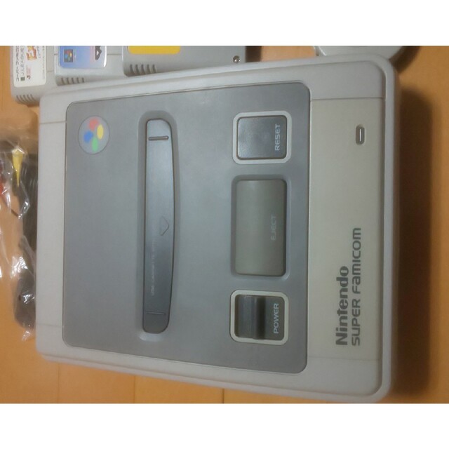 アイテム勢ぞろい スーパーファミコン 本体とソフト6本 solines.ec