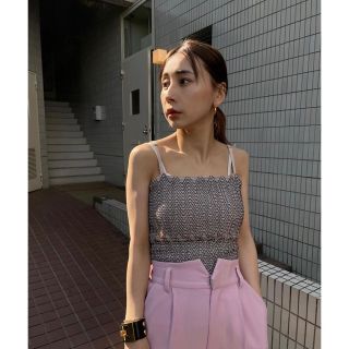 アメリヴィンテージ(Ameri VINTAGE)の【1/31まで最終値下】CUP IN SHIRRING CAMISOLE(キャミソール)