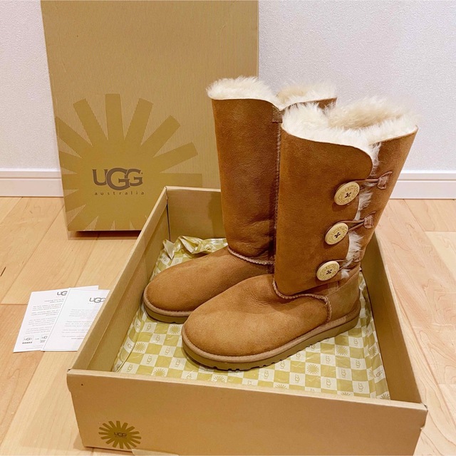 【美品】UGG Australia アグ ベイリーボタントリプレット 22cm