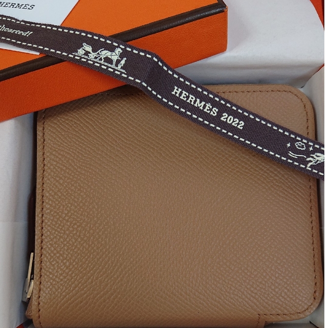 Hermes - エルメス シルクインコンパクト 財布 チャイ