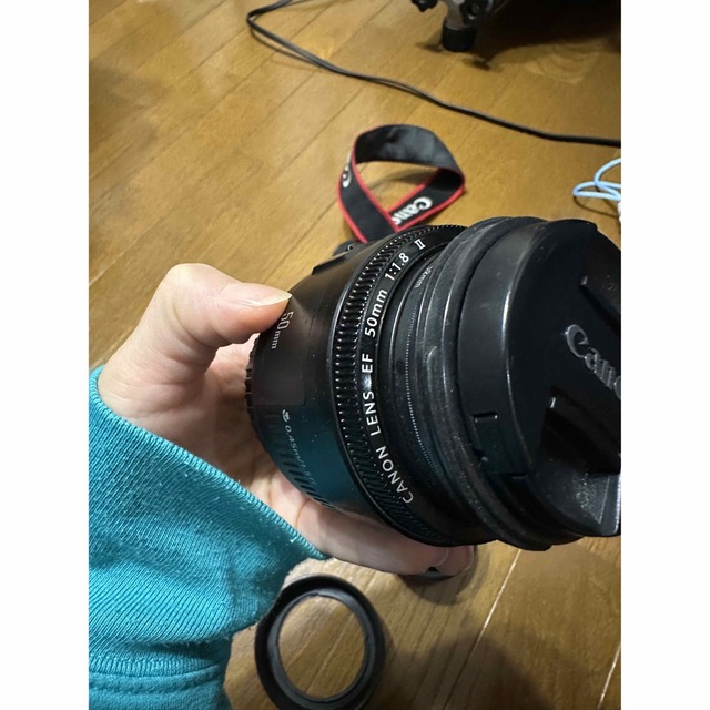 Canon 80D ボディ 50mm単焦点と24mm広角単焦点 スマホ/家電/カメラのカメラ(デジタル一眼)の商品写真