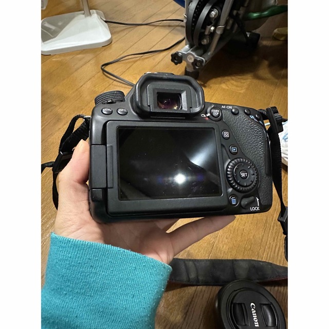 Canon 80D ボディ 50mm単焦点と24mm広角単焦点 スマホ/家電/カメラのカメラ(デジタル一眼)の商品写真