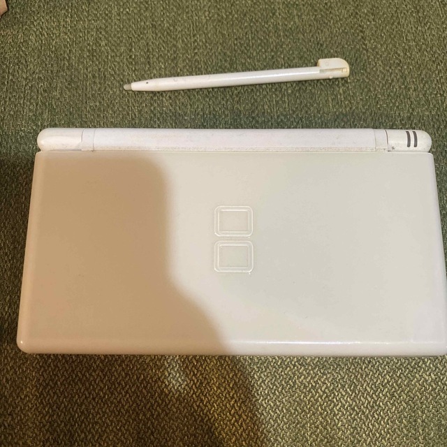 ニンテンドーDS(ニンテンドーDS)のニンテンドーDS Lite エンタメ/ホビーのゲームソフト/ゲーム機本体(携帯用ゲーム機本体)の商品写真