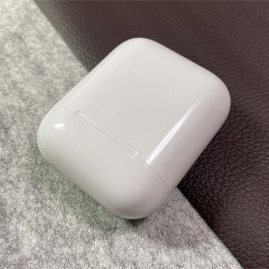 Apple(アップル)のApple 正規　エアーポッズ　AirPods 第一世代　充電器　充電ケース スマホ/家電/カメラのオーディオ機器(ヘッドフォン/イヤフォン)の商品写真