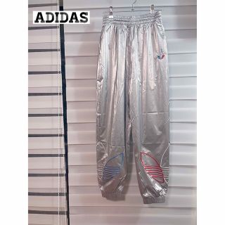 アディダス(adidas)の【新品♡タグ付き】Adidas TRICOL TRACK PANTS SLVR(その他)