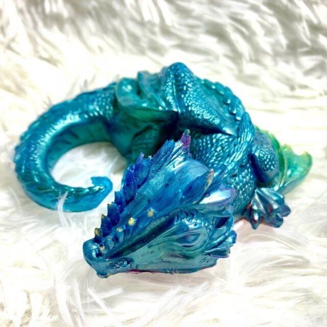 青く神秘的に輝くドラゴン　　金運運ぶ『青色ドラゴンオルゴナイト』　 エンタメ/ホビーの美術品/アンティーク(武具)の商品写真