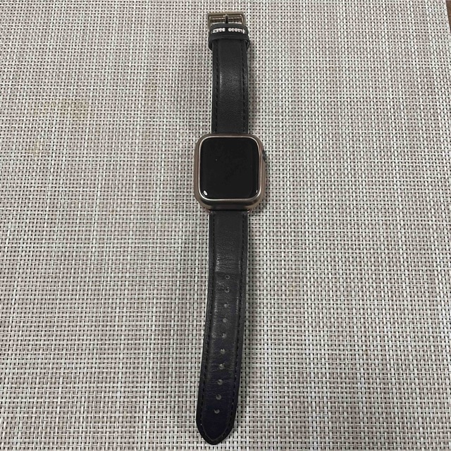 Apple Watch(アップルウォッチ)のAPPLE Watch SE GPSモデル 40mm BK130-2(初代) スマホ/家電/カメラのスマートフォン/携帯電話(その他)の商品写真
