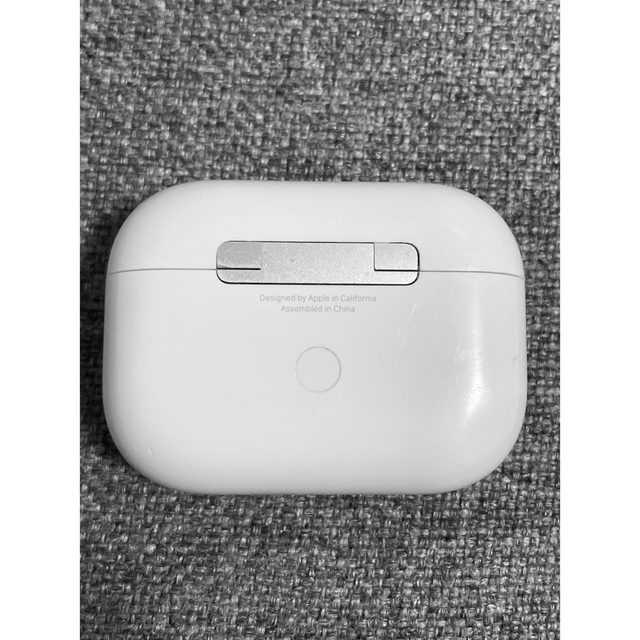 Apple(アップル)のApple AirPods Pro 充電ケースのみ 214 スマホ/家電/カメラのオーディオ機器(ヘッドフォン/イヤフォン)の商品写真