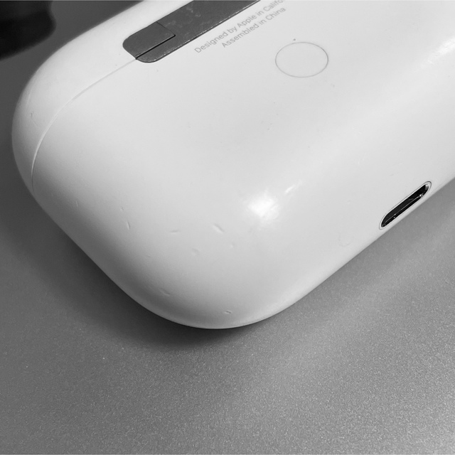 Apple(アップル)のApple AirPods Pro 充電ケースのみ 214 スマホ/家電/カメラのオーディオ機器(ヘッドフォン/イヤフォン)の商品写真