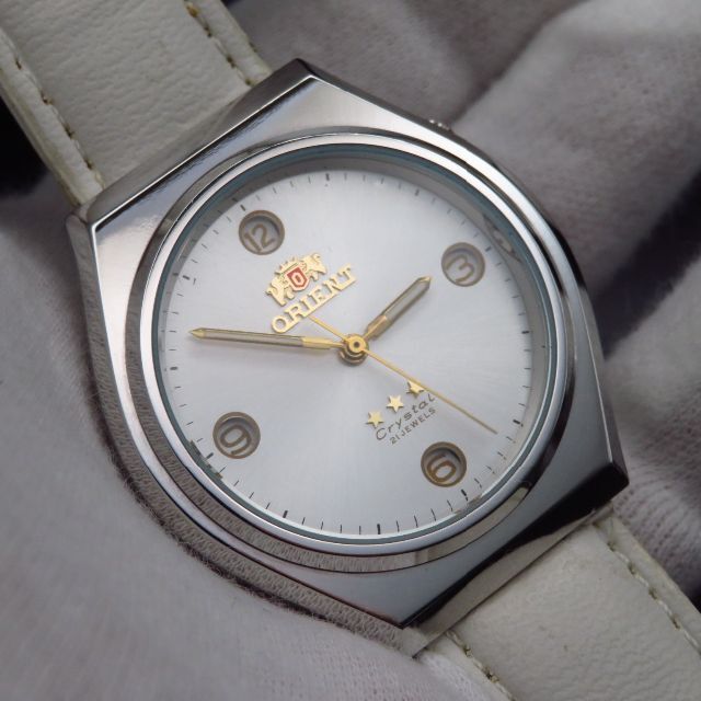 ORIENT(オリエント)のORIENT スリースター Crystal 自動巻き腕時計 変わり文字盤  メンズの時計(腕時計(アナログ))の商品写真