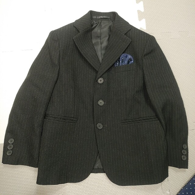 キッズ　フォーマル　セットアップ　黒　ブラック　110　卒園式　入学式 キッズ/ベビー/マタニティのキッズ服男の子用(90cm~)(ドレス/フォーマル)の商品写真