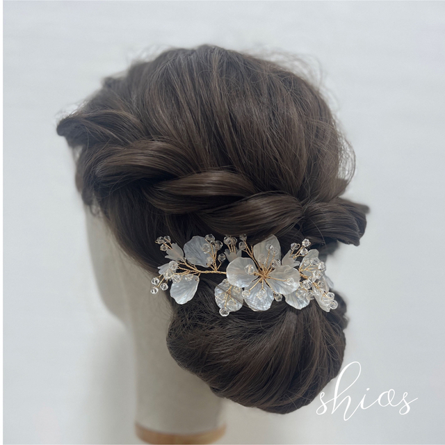 ヘッドドレス　ヘアアクセサリー　ピアス　セット　シェル　花　ブライダル　結婚式 ハンドメイドのウェディング(ヘッドドレス/ドレス)の商品写真