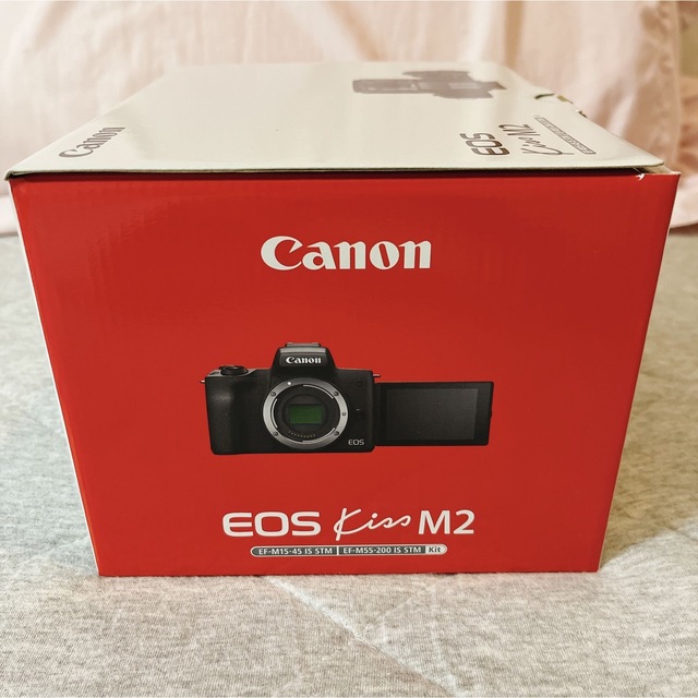 Canon(キヤノン)の新品未開封・EOS Kiss M2 ダブルズームキット [ブラック] スマホ/家電/カメラのカメラ(デジタル一眼)の商品写真