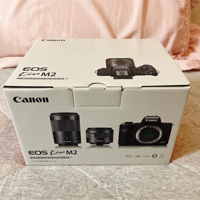 Canon(キヤノン)の新品未開封・EOS Kiss M2 ダブルズームキット [ブラック] スマホ/家電/カメラのカメラ(デジタル一眼)の商品写真