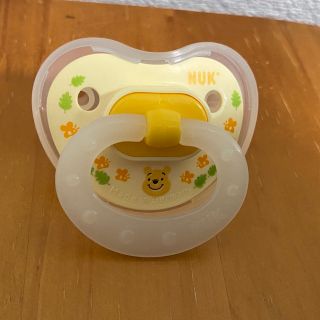 NUK ディズニー　くまのプーさん　おしゃぶり　ベビーイエロー(その他)