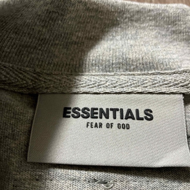 Essential(エッセンシャル)のESSENTIALS FOG エッセンシャルズ ラバーロゴ 新品未使用 ロンT メンズのトップス(Tシャツ/カットソー(七分/長袖))の商品写真