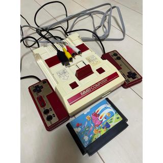 ファミリーコンピュータ(ファミリーコンピュータ)のファミコン本体 AV化改造 付属品有り　USB電源　ツインビー(家庭用ゲーム機本体)