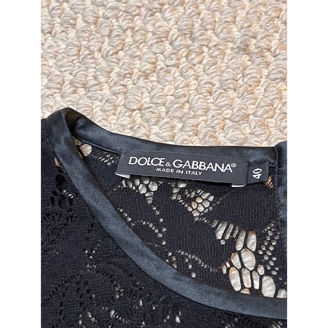 DOLCE&GABBANA(ドルチェアンドガッバーナ)のDOLCE＆GABBANA　ドルガバ　半袖　花柄　レース　黒　ブラック　40 レディースのトップス(Tシャツ(半袖/袖なし))の商品写真