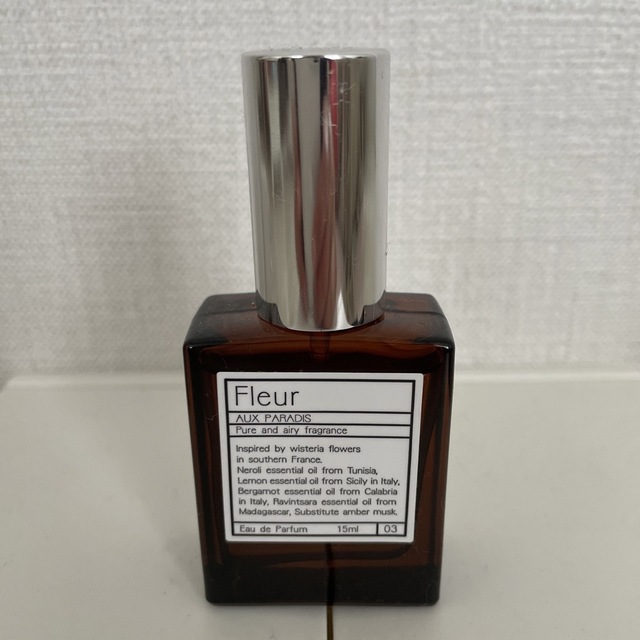 AUX PARADIS(オゥパラディ)のパルファム　オゥパラディ　フルール　15ml コスメ/美容の香水(ユニセックス)の商品写真