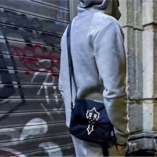 TRAP STAR トラップスター ショルダーバッグ bag bodyの通販 by TRAP STAR トラップスター ショルダーバッグ bag bodyの通販 by