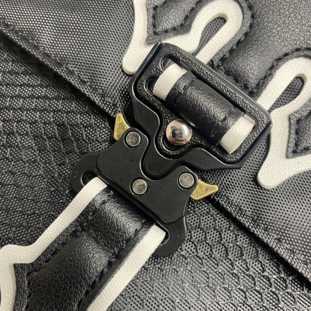 TRAP STAR トラップスター ショルダーバッグ bag bodyの通販 by TRAP STAR トラップスター ショルダーバッグ bag bodyの通販 by