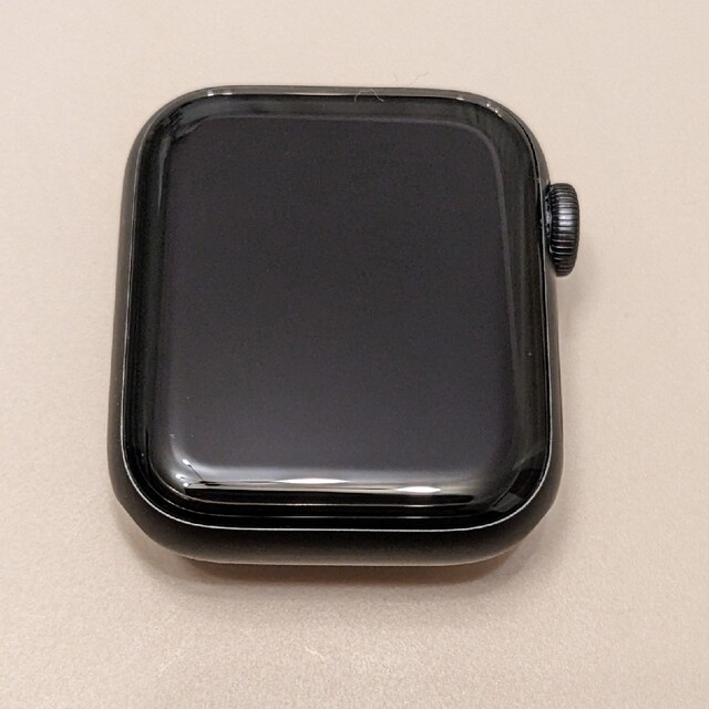 Apple Watch(アップルウォッチ)のApple Watch SE GPSモデル　40mmスペースグレイ　容量100% スマホ/家電/カメラのスマホ/家電/カメラ その他(その他)の商品写真