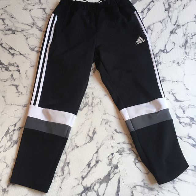 adidas(アディダス)のアディダス　ジャージ　160 キッズ/ベビー/マタニティのキッズ服男の子用(90cm~)(パンツ/スパッツ)の商品写真