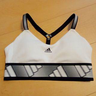 アディダス(adidas)のアディダス スポーツブラ XS(トレーニング用品)