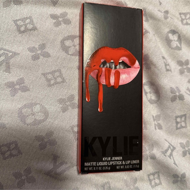 Kylie Cosmetics(カイリーコスメティックス)のカイリー　Kylie リップキット コスメ/美容のベースメイク/化粧品(口紅)の商品写真