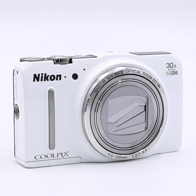 Nikon(ニコン)のNikon COOLPIX S9700 WH エレガントホワイト スマホ/家電/カメラのカメラ(コンパクトデジタルカメラ)の商品写真